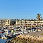 Blue Sky Apartment Marina
